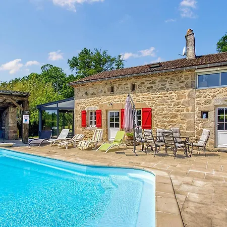 Cozy In Дом отдыха Augignac